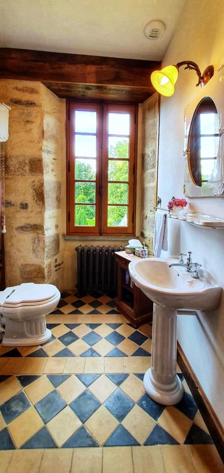 Chateau Isigny, Ideal Pour Les Familles Avec Enfants Et Les Animaux De Compagnie, Situe A Proximite Du Mont Saint-Michel Bagian luar foto